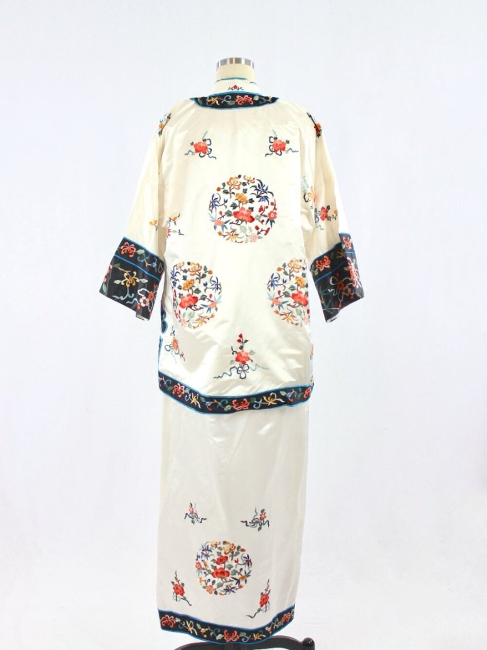 Vintage 60's ESME White Embroidered Oriental 100% Silk Blouse Skirt Set, Size XL - Picture 3 of 16